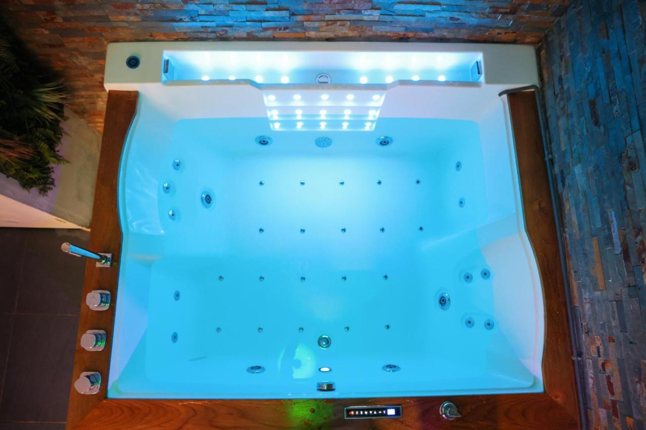 Les Bulles Medievales - Appartement Dedie Au Bien Etre Avec Spa - Netflix Et Wifi - Climatisation Carcassonne Eksteriør billede